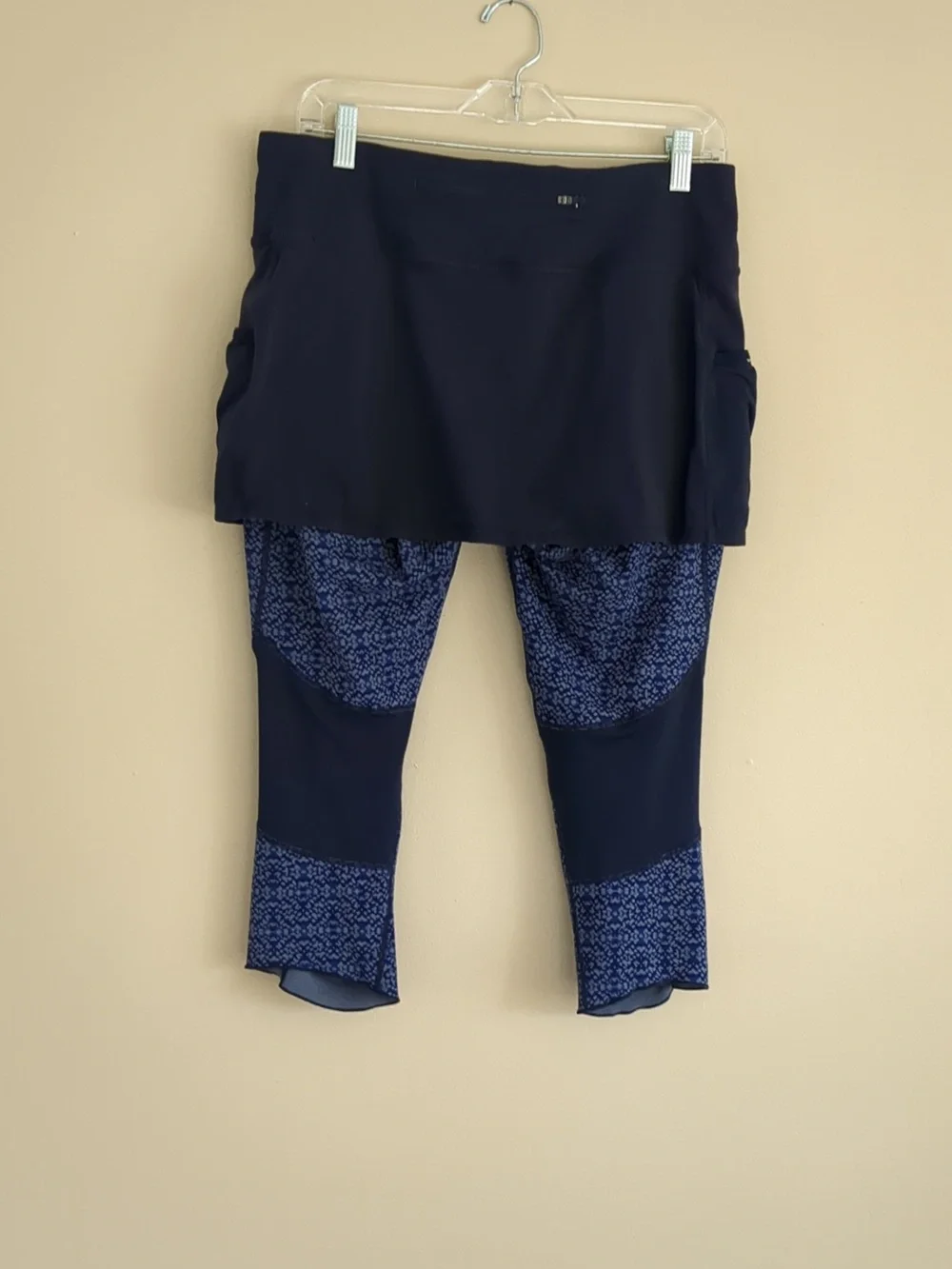 Large Athleta Leggings With Skirt Attached Blue